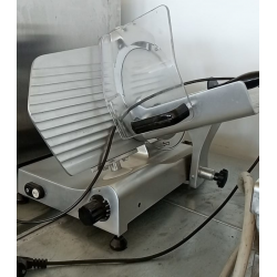 Affettatrice 300 eco base a gravità con lama da 300 mm